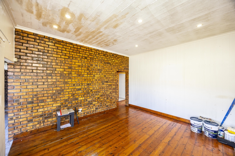 6 Bedroom Property for Sale in Quigney Eastern Cape